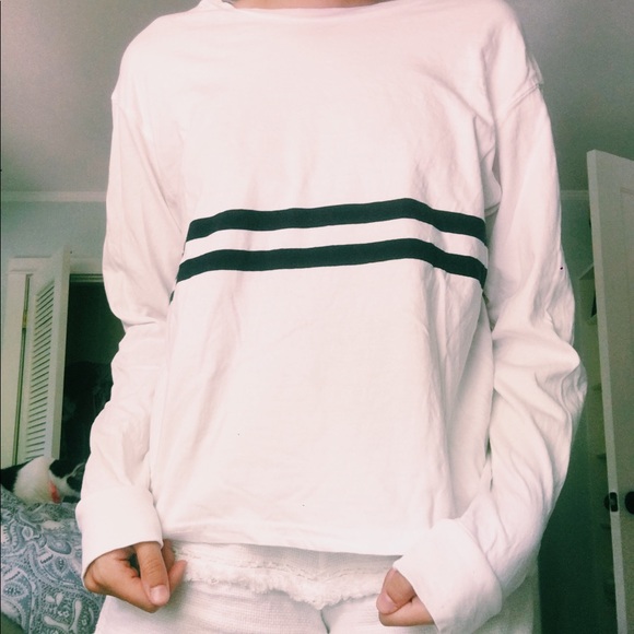 brandy melville tee - Picture 1 of 2